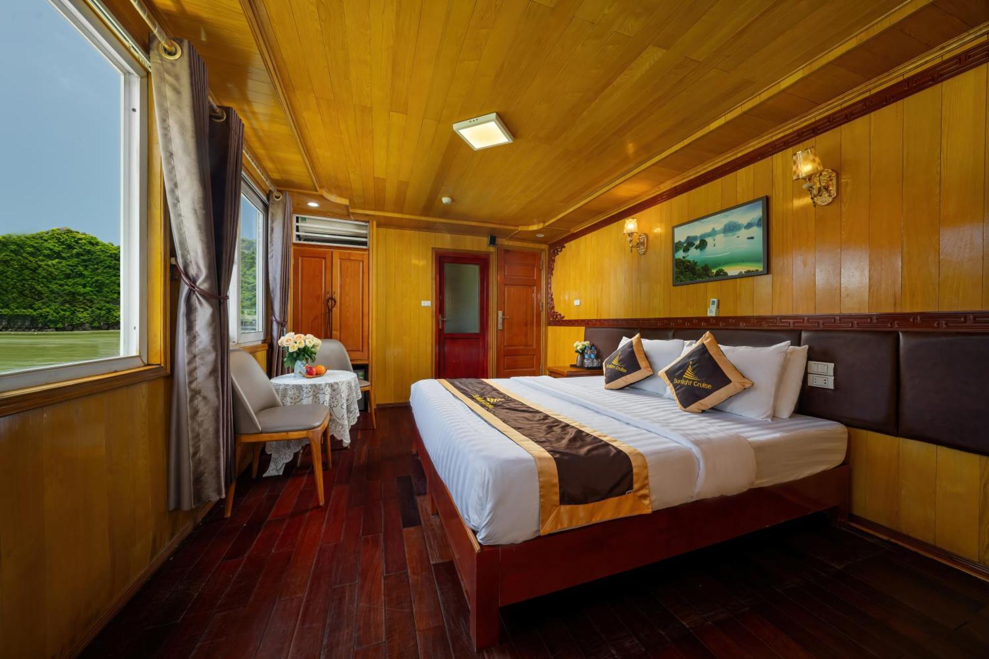 Sunlight Cruise Hotel Ha Long Bagian luar foto