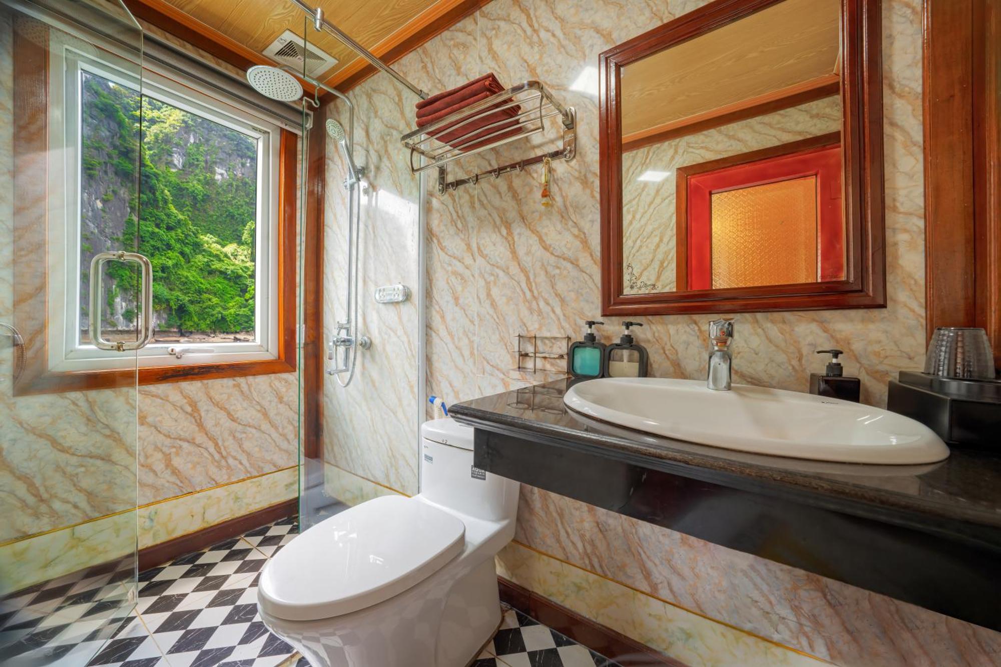 Sunlight Cruise Hotel Ha Long Bagian luar foto