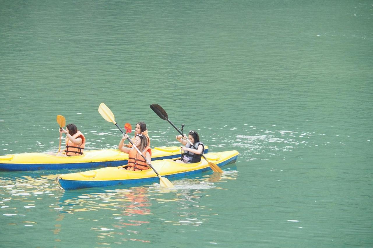Sunlight Cruise Hotel Ha Long Bagian luar foto
